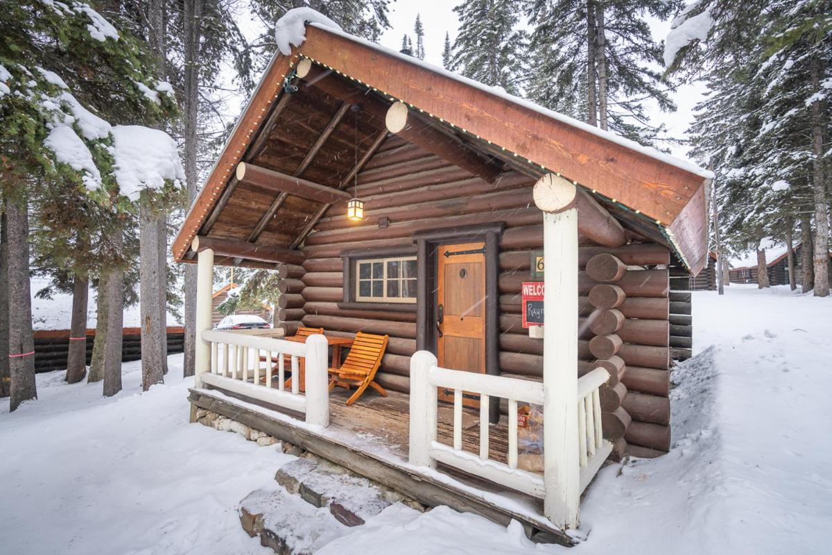 Storm Mountain Lodge & Cabins Castle Junction Esterno foto