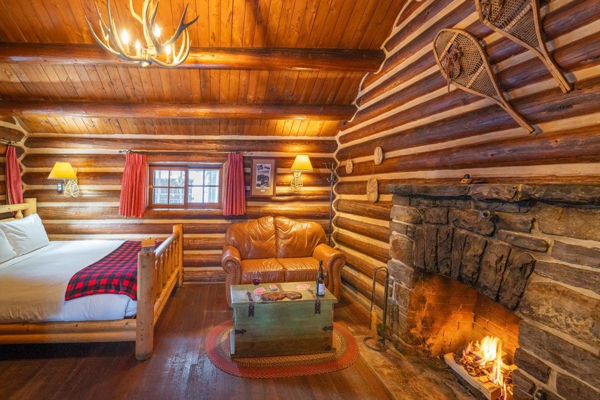 Storm Mountain Lodge & Cabins Castle Junction Esterno foto