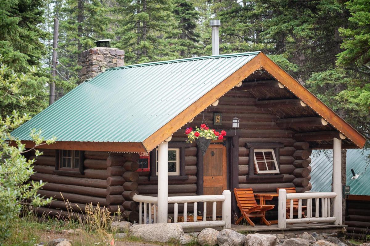 Storm Mountain Lodge & Cabins Castle Junction Esterno foto