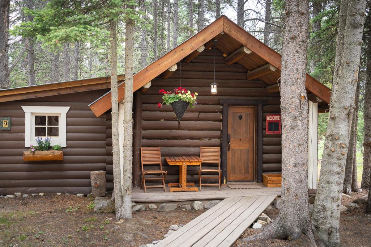 Storm Mountain Lodge & Cabins Castle Junction Esterno foto