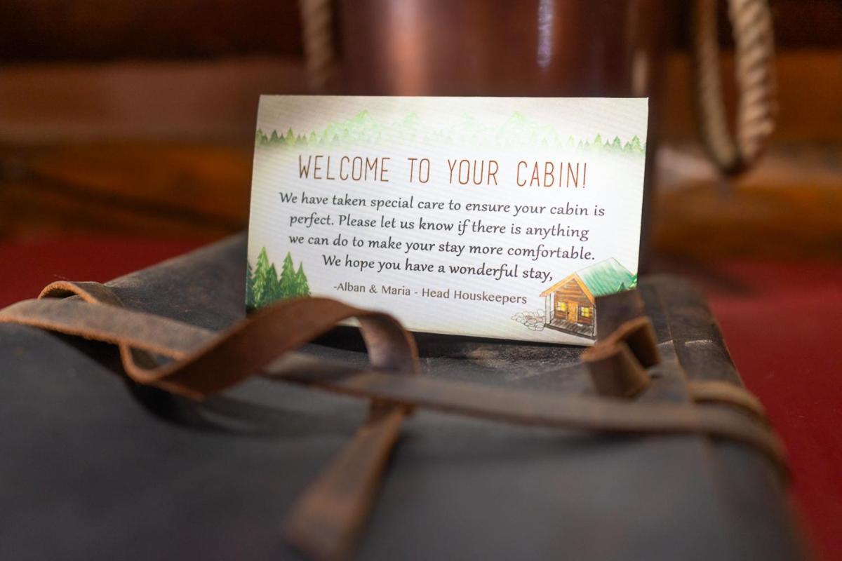 Storm Mountain Lodge & Cabins Castle Junction Esterno foto